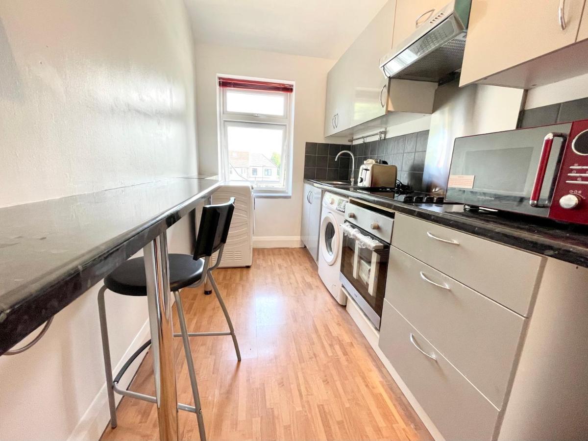 No2326 Tree-Hole Apartman Northolt  Kültér fotó