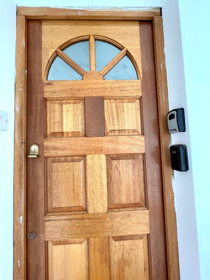 No2326 Tree-Hole Apartman Northolt  Kültér fotó