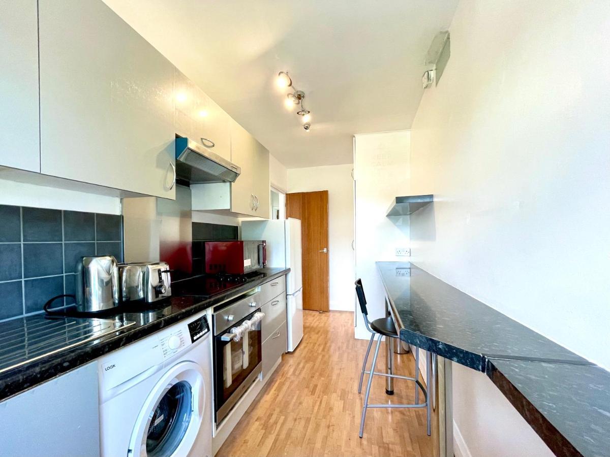 No2326 Tree-Hole Apartman Northolt  Kültér fotó